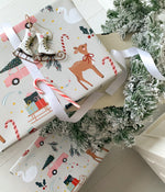 Geschenkpapier "staying home for Christmas"